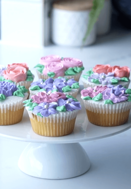 Master Decorating Cupcakes at Home