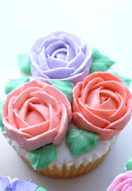 Master Decorating Cupcakes at Home