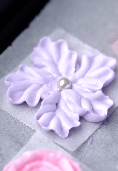 Master Decorating Cupcakes at Home