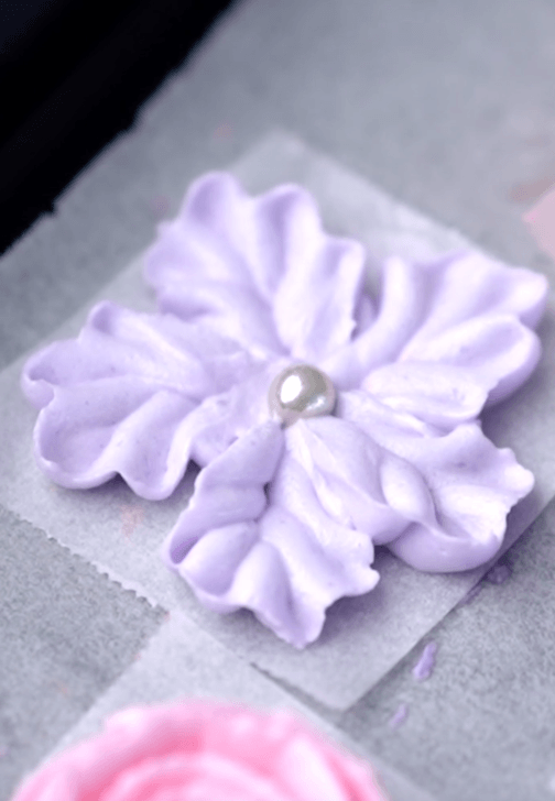 Master Decorating Cupcakes at Home
