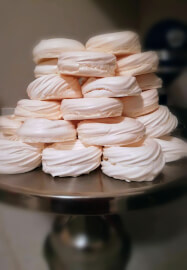 Mini Pavlova Baking Class at Night