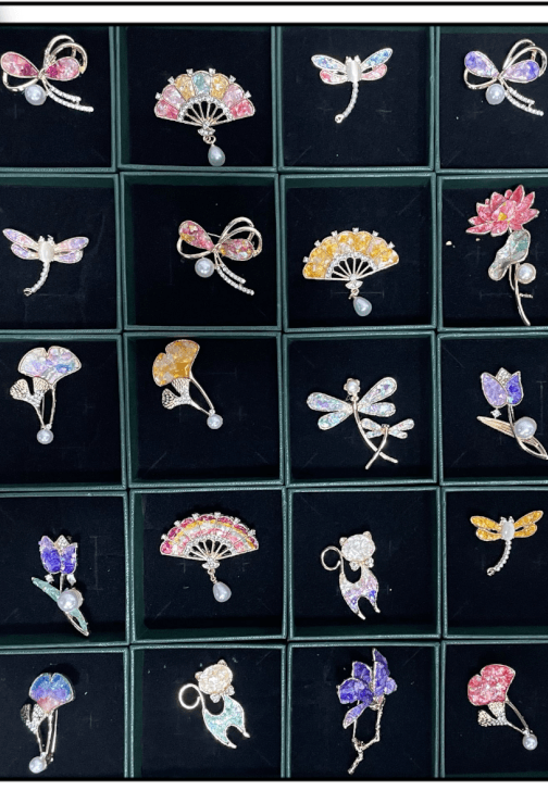 Mother-of-Pearl Accessory Workshop