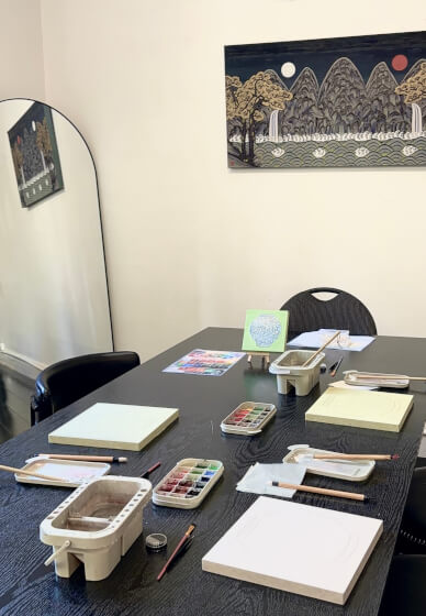 Mother-of-Pearl Moon Jar Painting Workshop