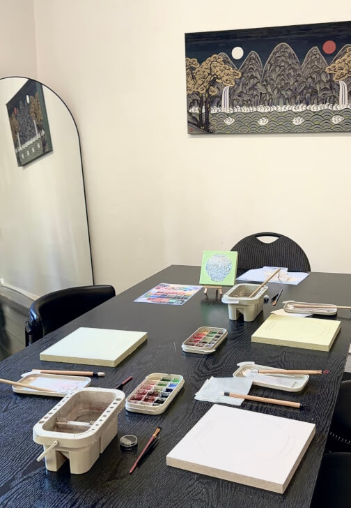 Mother-of-Pearl Moon Jar Painting Workshop