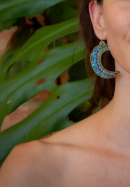 Painting Wearable Artworks Experience