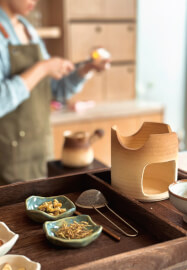 Palm and Stone – Christmas Hand-Crushed Herbal Tea Experience