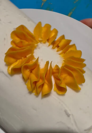 Piping and Palette Knife Cake Decorating Workshop