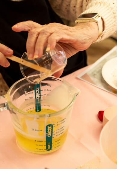 Pour and Sip Candle Making Workshop