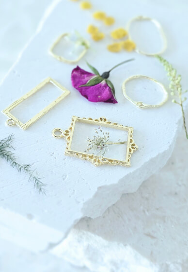 Preserved Botanical Jewellery Workshop: Make Up to Four Pieces