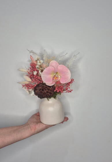 Preserved Flower Arrangement Workshop for Kids and Teens