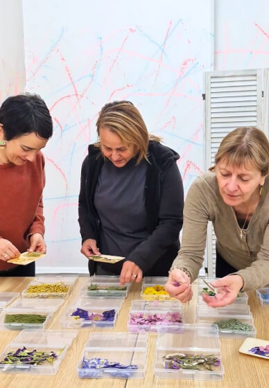 Pressed Flowers and Watercolor Art Frame Workshop