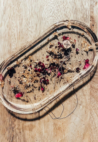 Resin Art with Dried Flowers and Gold Leaf Workshop