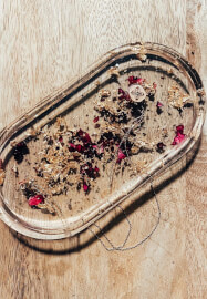 Resin Art with Dried Flowers and Gold Leaf Workshop