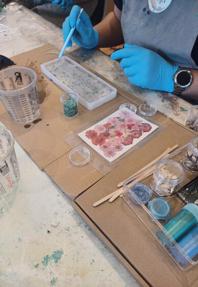 Resin Casting Workshop: Using Dried Flowers