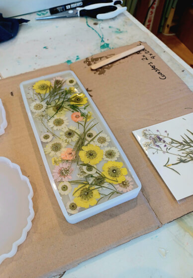 Resin Casting Workshop: Using Dried Flowers