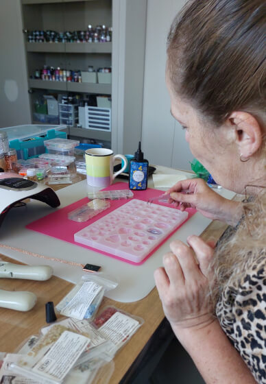 Resin Class: Create Your Own Jewellery