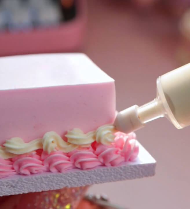 School Holiday Cake Decorating Workshop