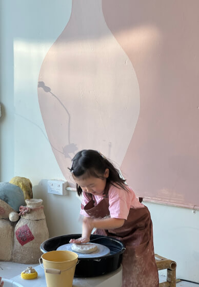 School Holiday Pottery Class