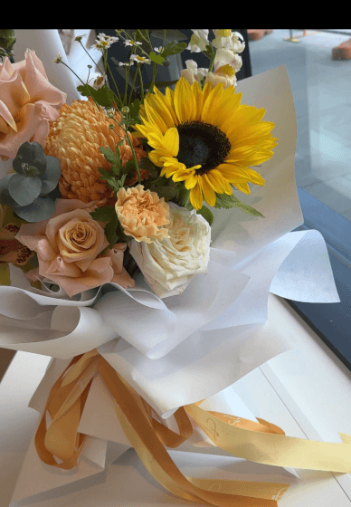 Seasonal Flower Posy Bouquet Class