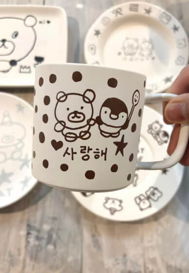 Semi-guided Pottery Painting Workshop
