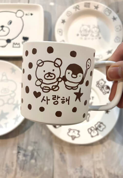 Semi-guided Pottery Painting Workshop