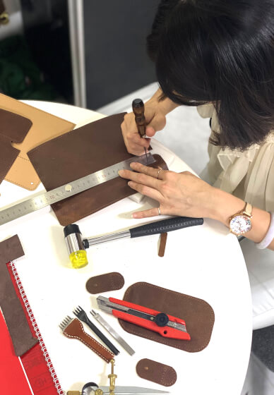 Single-Layer Leather Cardholder Making Workshop