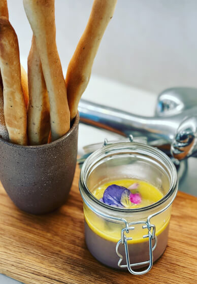 Sip and Cook: Glam Stress-free Dinner Parties