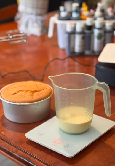 Six-Inch Cake Decorating Class for Beginners