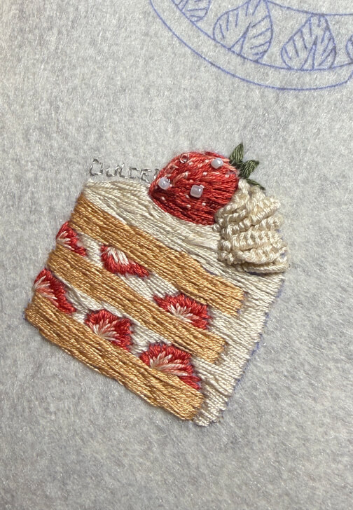 Strawberry Cake Brooch Embroidery Class