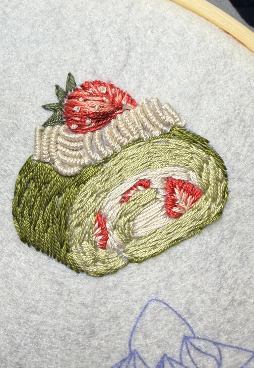 Strawberry Cake Brooch Embroidery Class