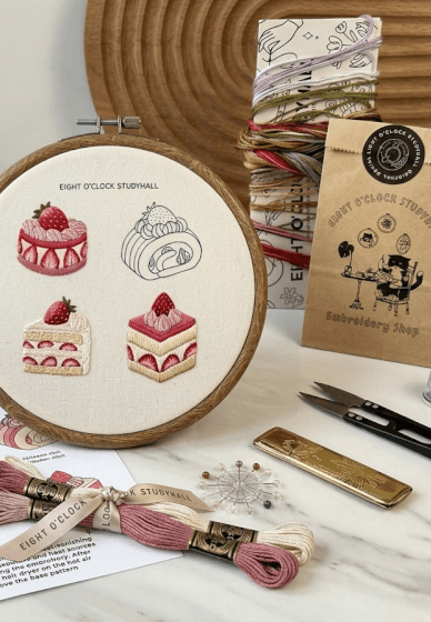 Strawberry Cake Brooch Embroidery Class