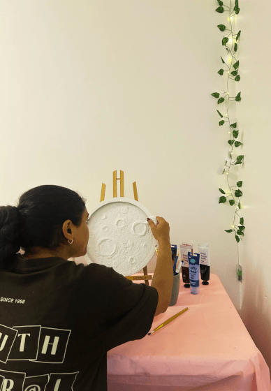 Textured Moon Lamp Painting Workshop for Beginners