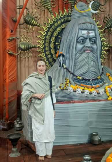 Traditional Indian Yoga Class: Mini Group 4-5 People