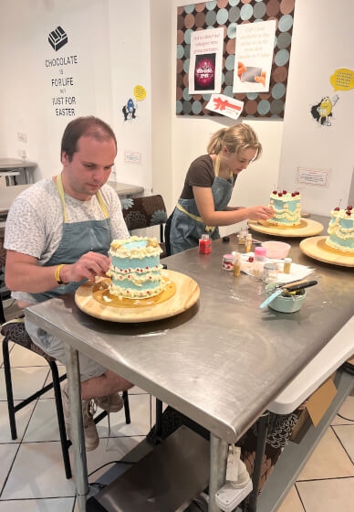 Vintage Blue and White Heart Cake Workshop