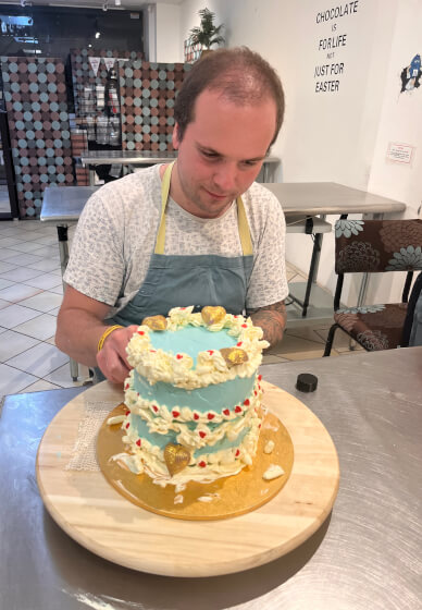 Vintage Blue and White Heart Cake Workshop