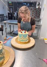 Vintage Blue and White Heart Cake Workshop