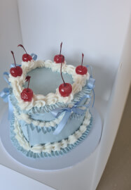 Vintage Blue Bell Heart Cake Class for Beginners