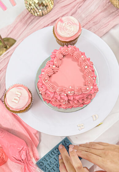 Vintage Cake Decorating Class