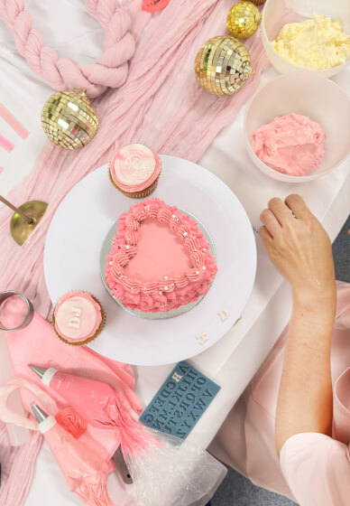 Vintage Cake Decorating Class