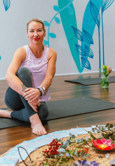 Dynamic Vinyasa Yoga Class for Strength and Stretch