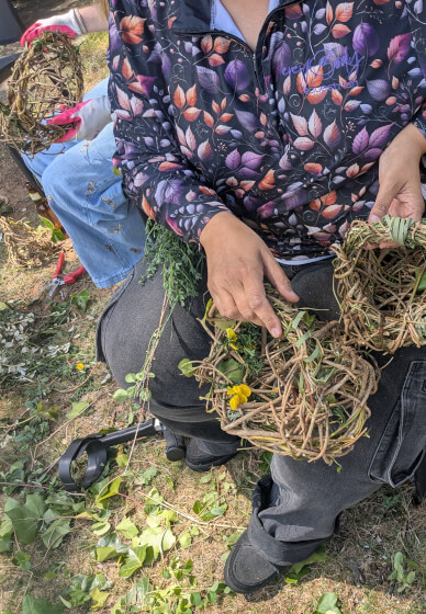 Weaving with Weeds Outdoor Workshop