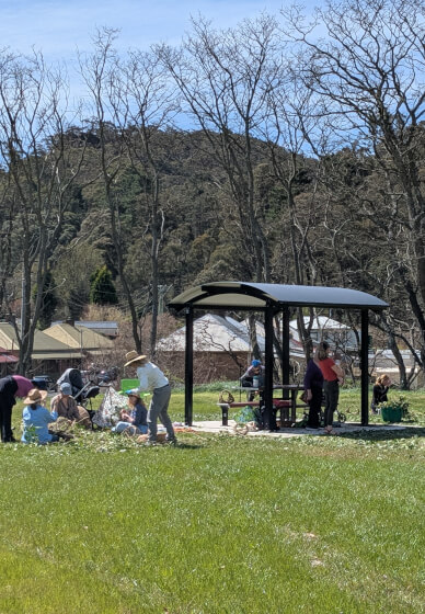Weaving with Weeds Outdoor Workshop