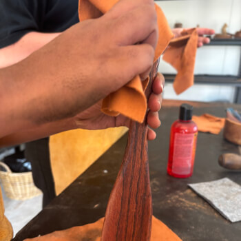 Oiling the spatula 