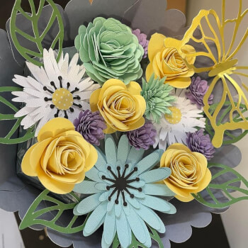 Arrange paper flowers