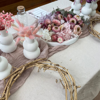 gold wreath base 