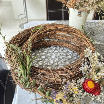 Start with your grapevine base and let your imagination bloom