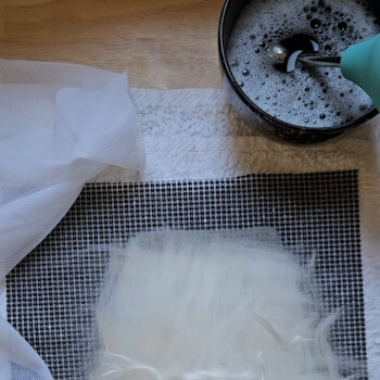 Lay down your silk fibres