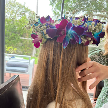 Make your tiara with fresh or dried flowers