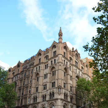 Arrive at Collins Coffee House