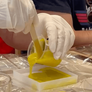 Pour and design your pieces